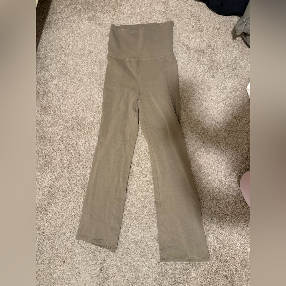 Skims Army Green Foldover Bootcut Leggings/Yoga Pants